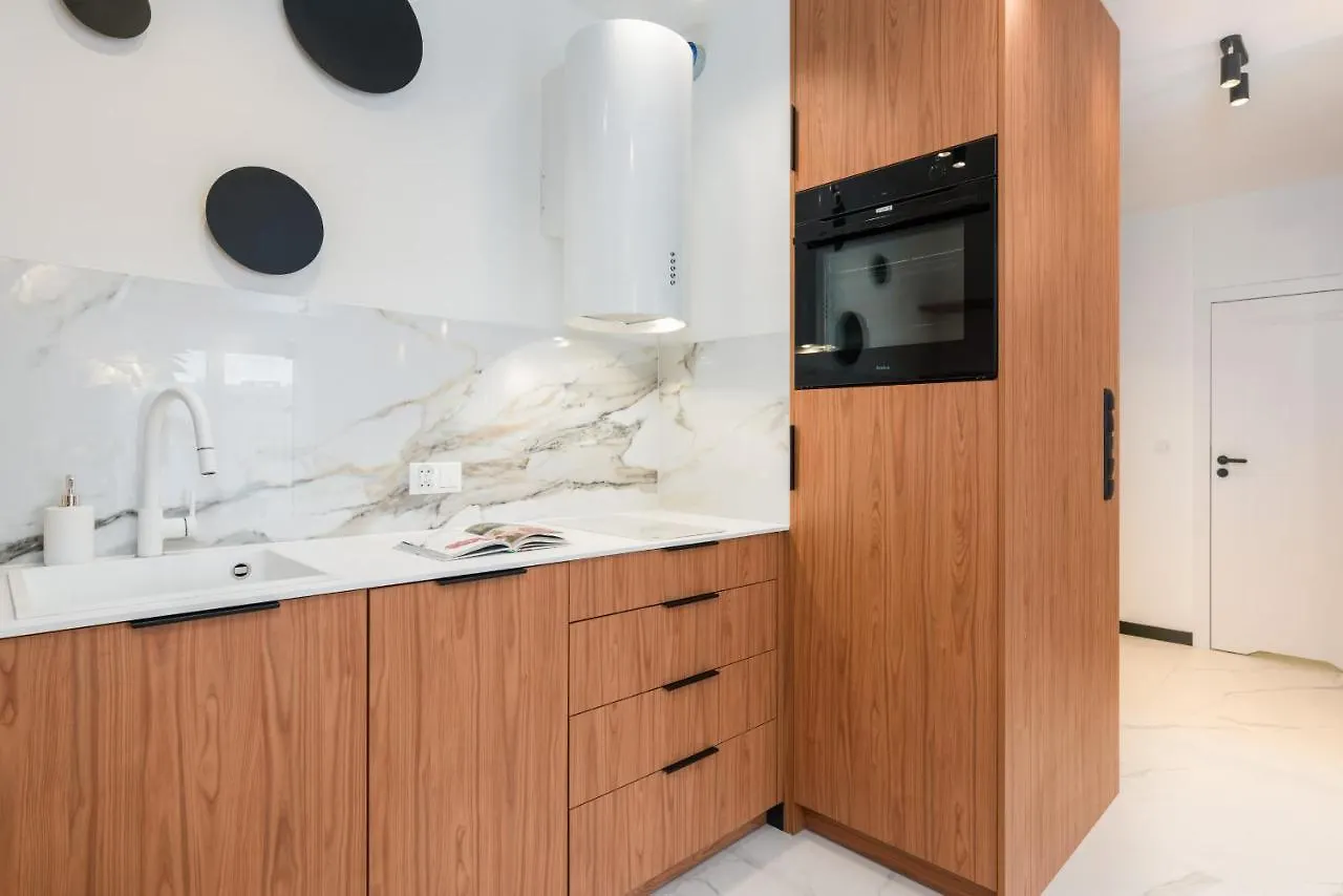 Wilczak Apartment With Free Garage Poznan By Noclegi Renters