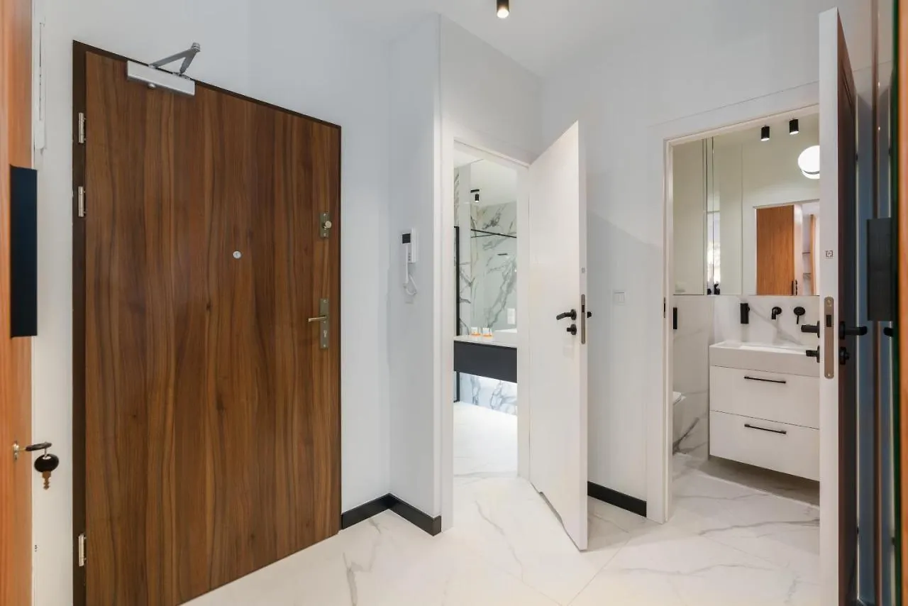 Wilczak Apartment With Free Garage Poznan By Noclegi Renters