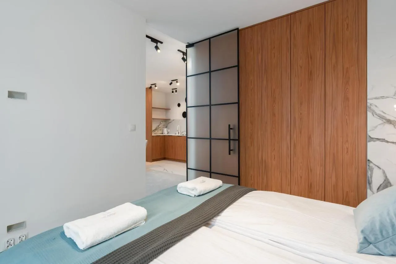 Wilczak Apartment With Free Garage Poznan By Noclegi Renters