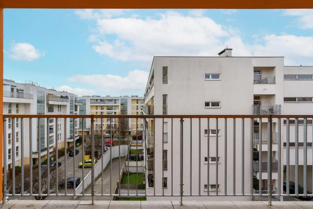 Wilczak Apartment With Free Garage Poznan By Noclegi Renters